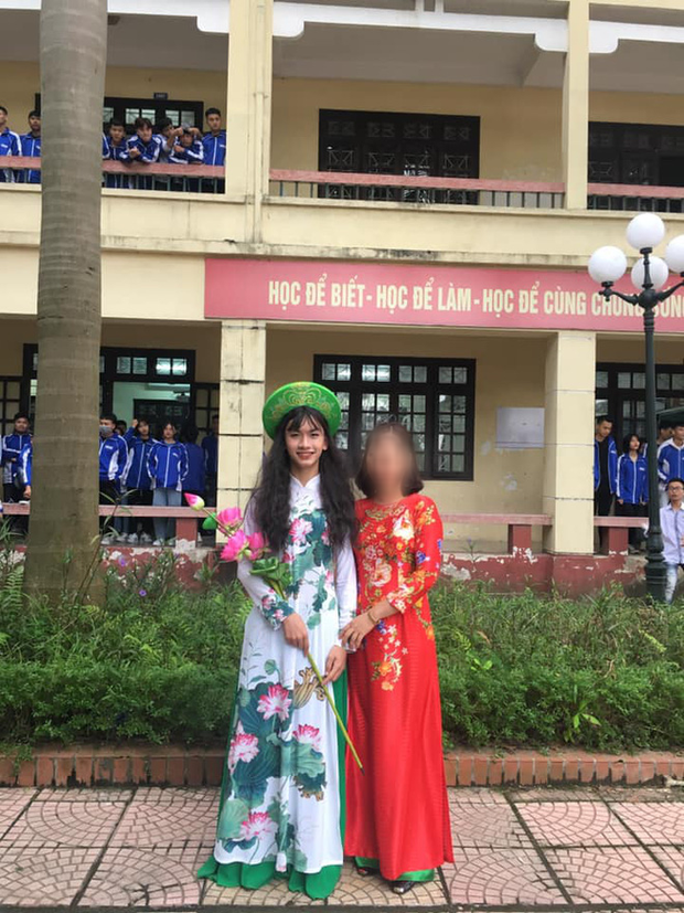 Nam sinh giả gái xinh như hot girl, dù không được giải vẫn khiến hội con gái phát hờn! - Ảnh 2. Nam sinh giả gái xinh như hot girl, dù không được giải vẫn khiến hội con gái phát hờn! - Ảnh 2.