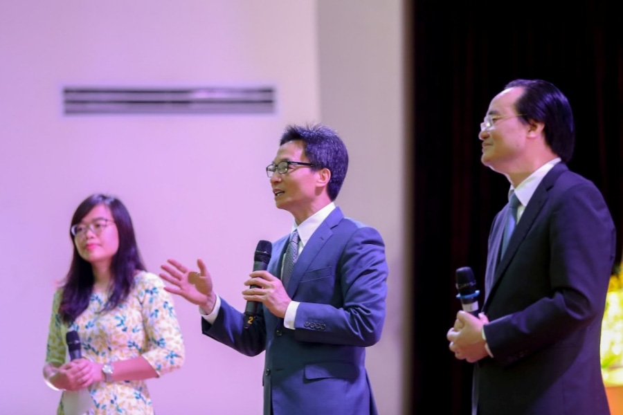 Phó Thủ tướng Vũ Đức Đam ngưỡng mộ sinh viên chọn nghề sư phạm - Ảnh 1. Phó Thủ tướng Vũ Đức Đam ngưỡng mộ sinh viên chọn nghề sư phạm - Ảnh 1.
