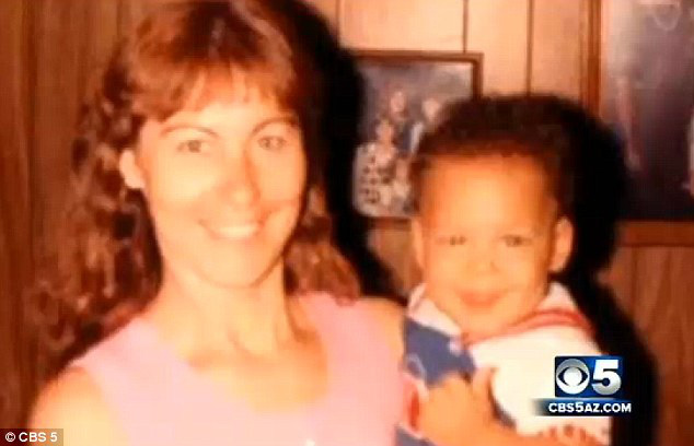 Đấu tranh để nhận nu&ocirc;i đứa trẻ kh&ocirc;ng ai muốn, 27 năm sau người phụ nữ nhận về m&oacute;n qu&agrave; l&agrave;m thay đổi cuộc đời b&agrave; - Ảnh 3.