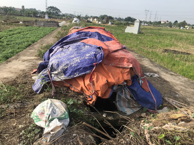 Hàng trăm người dân, công an và thân nhân đang lội sông tìm kiếm nữ sinh Học viện Ngân hàng - Ảnh 6.