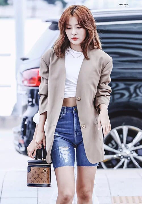 Muôn kiểu diện blazer cá tính như BLACKPINK và dàn mỹ nhân Hàn - Ảnh 8.