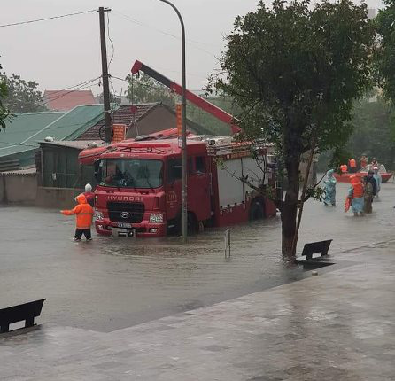 Nghệ An: Mưa lớn cộng với thủy điện xả lũ, dân chạy lụt trong đêm - Ảnh 7.