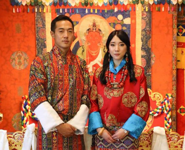 3 anh em Quốc vương Bhutan lấy 3 chị em cùng một nhà - Ảnh 7.