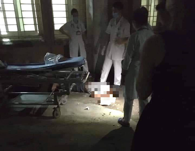 Nửa đêm, bệnh nhân nhảy từ tầng 4 bệnh viện xuống đất tử vong - Ảnh 1.