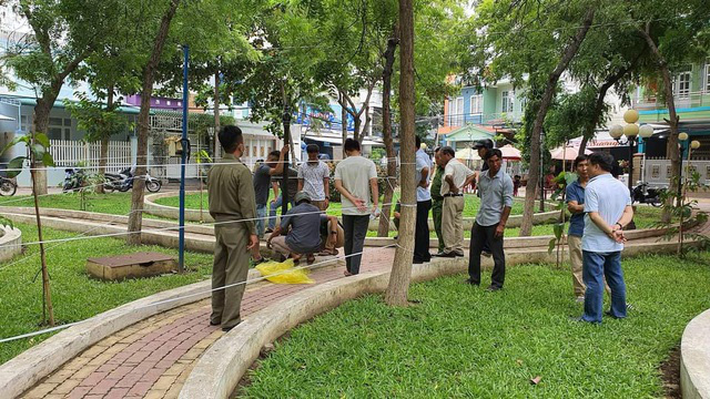 Bé gái nghi bị điện giật tử vong khi chơi trong công viên - Ảnh 2.