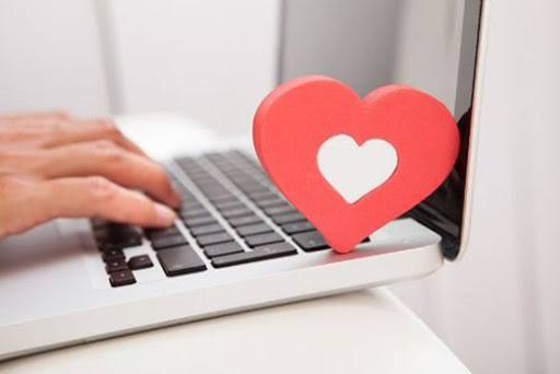 Những cú lừa ngoạn mục đến khó tin khi yêu qua các trang web hẹn hò - Ảnh 1.