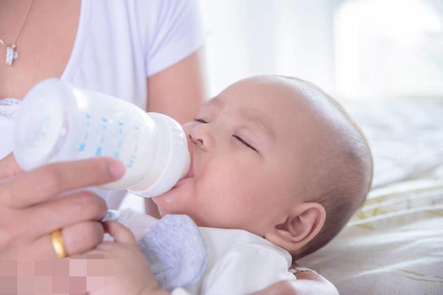 Trẻ có 3 biểu hiện này rất có thể bị chậm phát triển, bố mẹ đừng vội nghĩ con ngoan kẻo hối hận - Ảnh 1. Trẻ có 3 biểu hiện này rất có thể bị chậm phát triển, bố mẹ đừng vội nghĩ con ngoan kẻo hối hận - Ảnh 1.