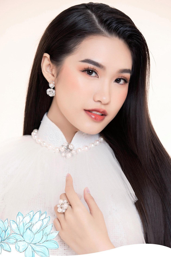 Thí sinh Hoa hậu Việt Nam 2020 mê piano, IELTS 7.0, muốn là luật sư - Ảnh 2.