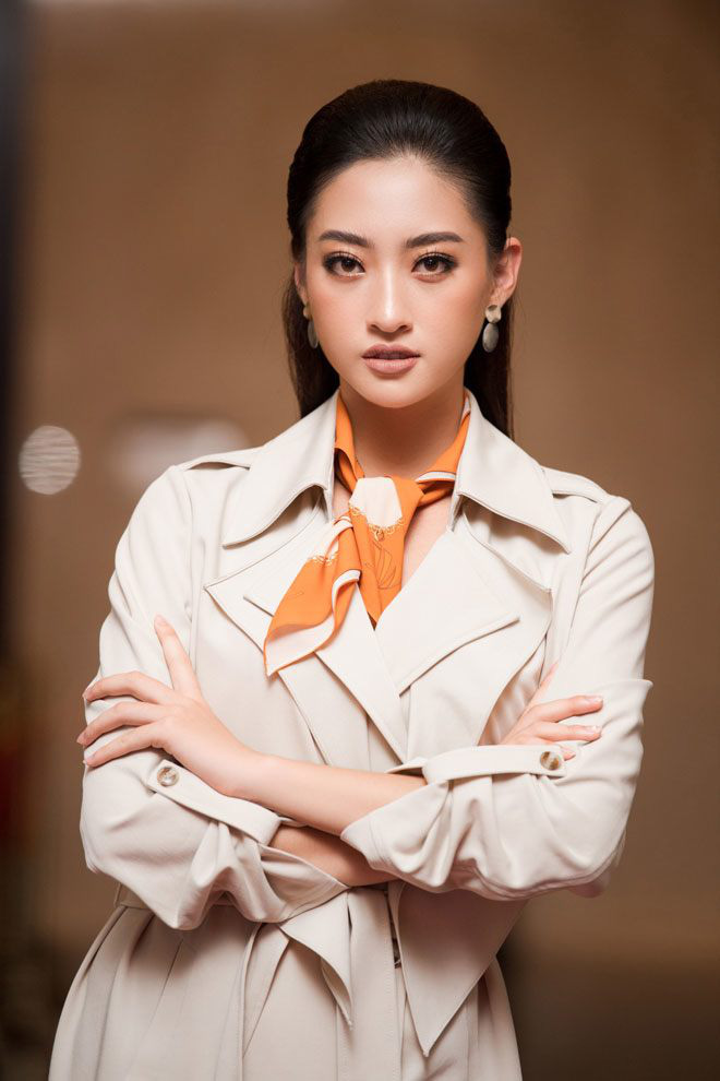 Vòng 1 ăn đứt đàn chị, Hoa hậu 2K còn là nàng thơ của NTK Việt nhờ đôi chân 1,22m - Ảnh 21. Vòng 1 ăn đứt đàn chị, Hoa hậu 2K còn là nàng thơ của NTK Việt nhờ đôi chân 1,22m - Ảnh 21.