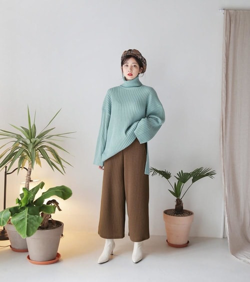3 cách phối áo len chất lừ mùa thu đông 2020, những cô nàng quê mùa nhất cũng có thể dễ dàng thực hiện thành thạo - Ảnh 3.