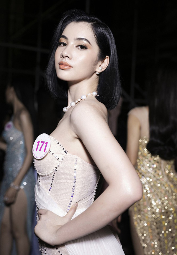 Nhan sắc thí sinh 18 tuổi có gương mặt đẹp nhất Hoa hậu Việt Nam - Ảnh 6.