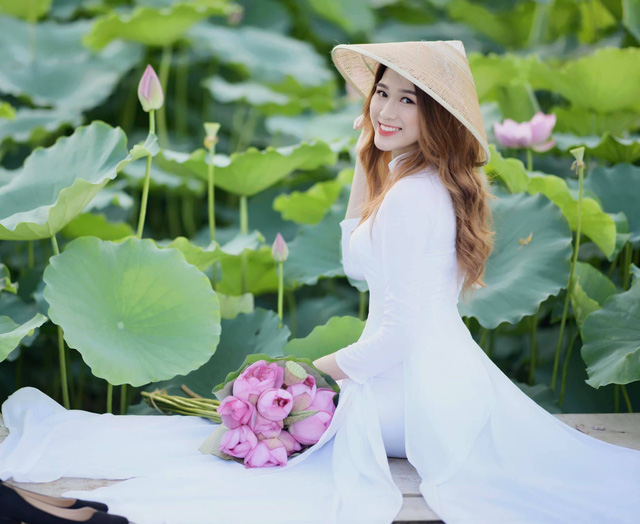 Nhan sắc mộc mạc và nụ cười hút hồn của Tân Hoa hậu Việt Nam 2020 - Ảnh 7.
