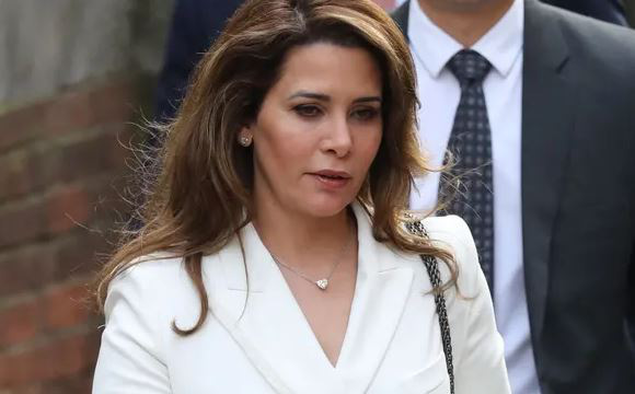 Công chúa Jordan chi 1,2 triệu bảng mua quà cho nhân tình là vệ sĩ - Ảnh 1.