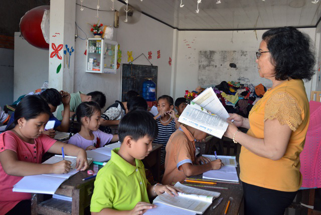 Bà giáo gần 20 năm dạy chữ cho học trò nghèo ở Cà Mau - Ảnh 2.