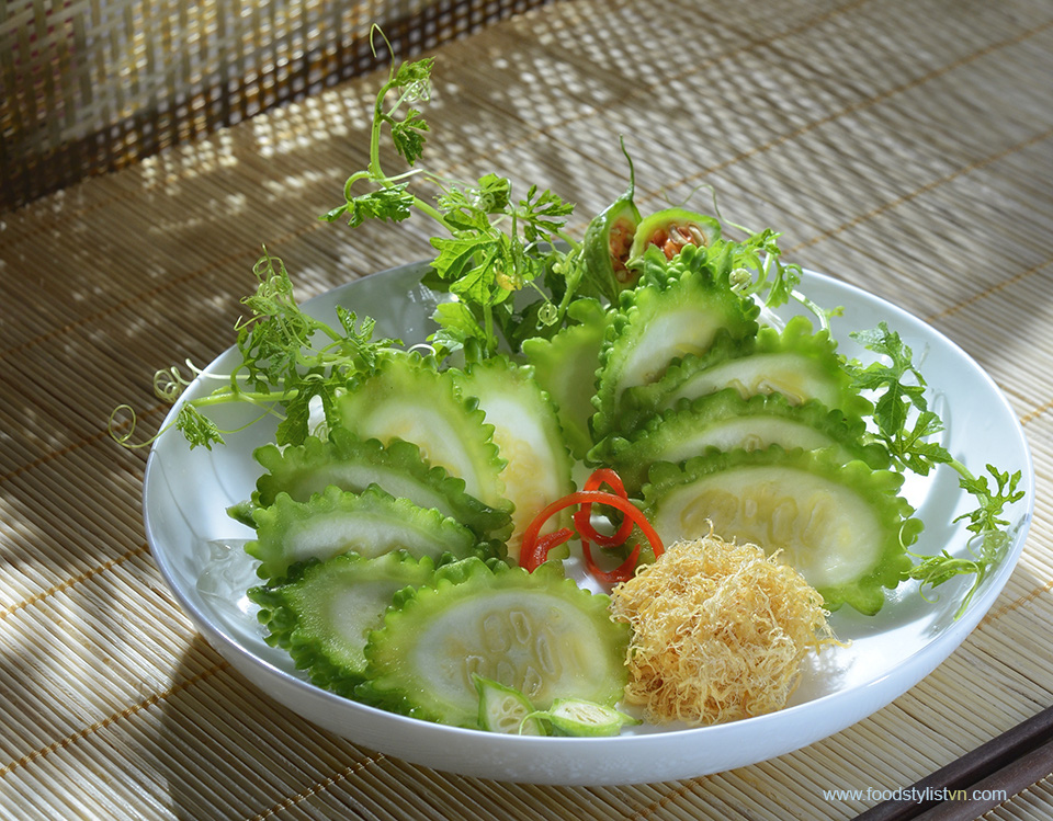 3 mẹo đơn giản giảm độ đắng của khổ qua để ai cũng ăn được! - Ảnh 2. 3 mẹo đơn giản giảm độ đắng của khổ qua để ai cũng ăn được! - Ảnh 2.