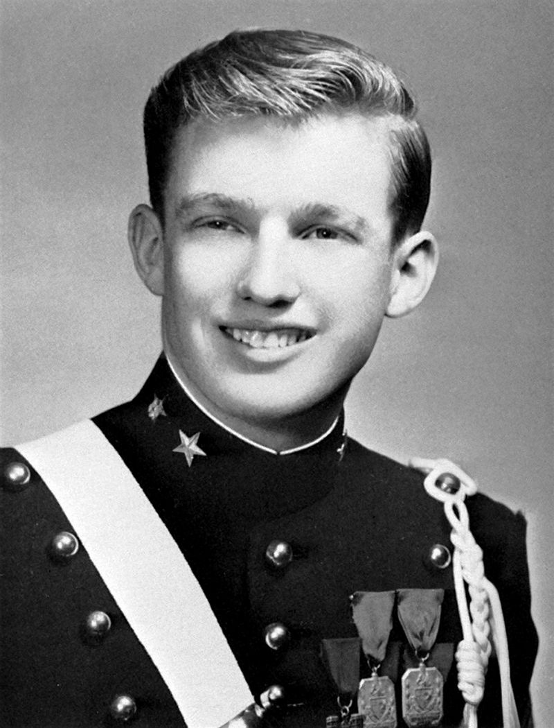 Ông Trump và Biden qua những bức ảnh cột mốc - Ảnh 1. Ông Trump và Biden qua những bức ảnh cột mốc - Ảnh 1.