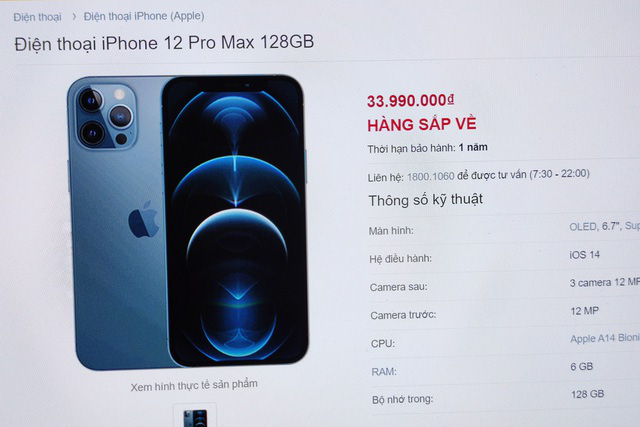 iPhone 12 Pro Max cháy hàng ở Việt Nam, bị dân buôn thổi giá cao - Ảnh 1.
