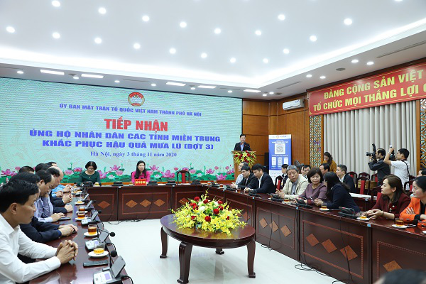 Tổng công ty Điện lực miền Bắc trao tiền ủng hộ đồng bào miền Trung tại Ủy ban MTTQ Việt Nam Thành phố Hà Nội - Ảnh 1.