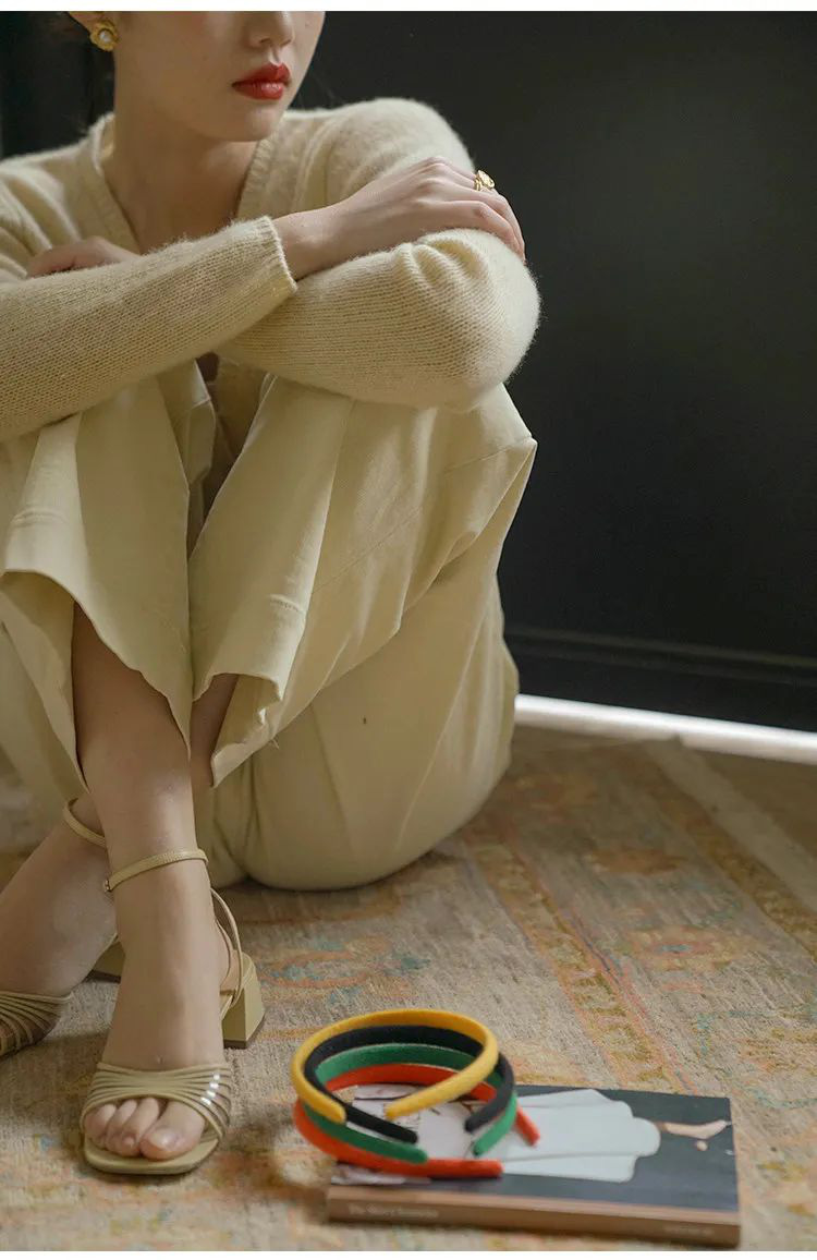 Học phụ nữ Pháp 3 cách diện áo cardigan mỏng tuyệt đẹp - Ảnh 4. Học phụ nữ Pháp 3 cách diện áo cardigan mỏng tuyệt đẹp - Ảnh 4.