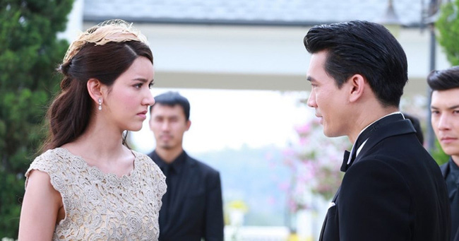 Vợ thông báo đi họp lớp liền bị chồng mắng đàn đúm nhưng anh vừa dứt lời thì tái mặt với phản ứng của cô - Ảnh 2. Vợ thông báo đi họp lớp liền bị chồng mắng đàn đúm nhưng anh vừa dứt lời thì tái mặt với phản ứng của cô - Ảnh 2.