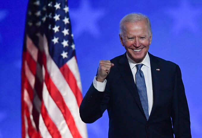 Bị đối thủ tiến sát đến chiến thắng, ông Trump hành động cứng rắn trong cuộc đua phút chót vào Nhà Trắng - Ảnh 2. Bị đối thủ tiến sát đến chiến thắng, ông Trump hành động cứng rắn trong cuộc đua phút chót vào Nhà Trắng - Ảnh 2.