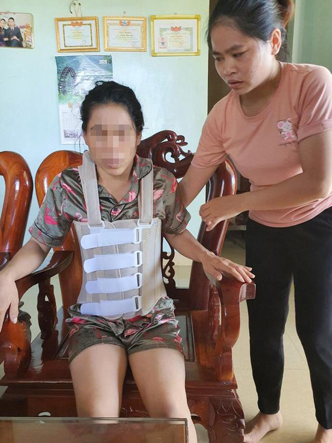 Khởi tố người đàn ông bạo hành vợ suốt 11 năm gây thương tật nặng chỉ vì không có con - Ảnh 1. Khởi tố người đàn ông bạo hành vợ suốt 11 năm gây thương tật nặng chỉ vì không có con - Ảnh 1.
