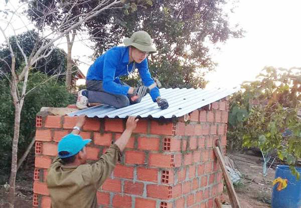 Gia Lai: Tăng cường xây dựng nhà tiêu hợp vệ sinh, nỗ lực chấm dứt tình trạng phóng uế bừa bãi - Ảnh 1.