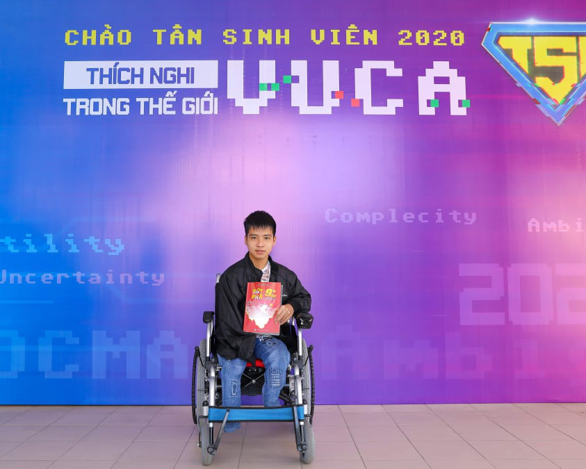Kể tiếp chuyện chàng sinh viên từng 10 năm đi học trên “đôi chân” của bạn - Ảnh 1. Kể tiếp chuyện chàng sinh viên từng 10 năm đi học trên “đôi chân” của bạn - Ảnh 1.