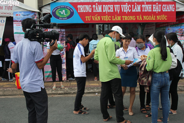 TTDVVL Hậu Giang: Đẩy mạnh công tác xuất khẩu lao động - Ảnh 1.