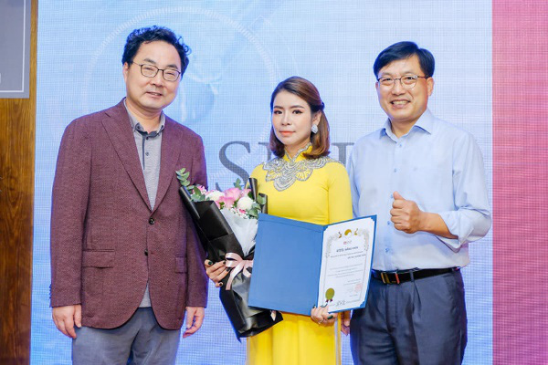 Nữ giáo viên nỗ lực làm giàu từ kinh doanh mỹ phẩm chất lượng –  CEO Trần Thị Hương - Ảnh 3.