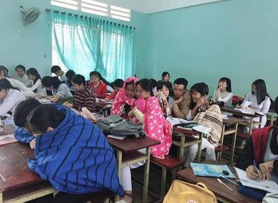 Chùm ảnh đi học mùa đông: Học sinh Việt Nam quấn chăn kín mít trên đường, xem đến ảnh học sinh Nga mới thấy rõ tội - Ảnh 4.