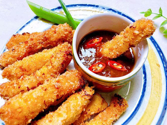 Thịt heo chi&ecirc;n x&ugrave; chấm sốt me - Ảnh 2.