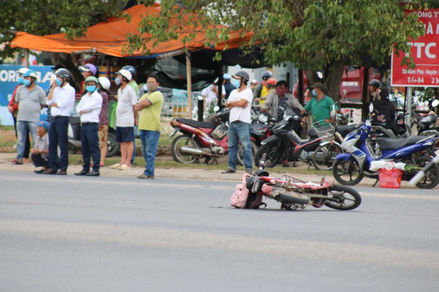 Nữ sinh Bình Thuận chết thảm trên đường đi học - Ảnh 2.
