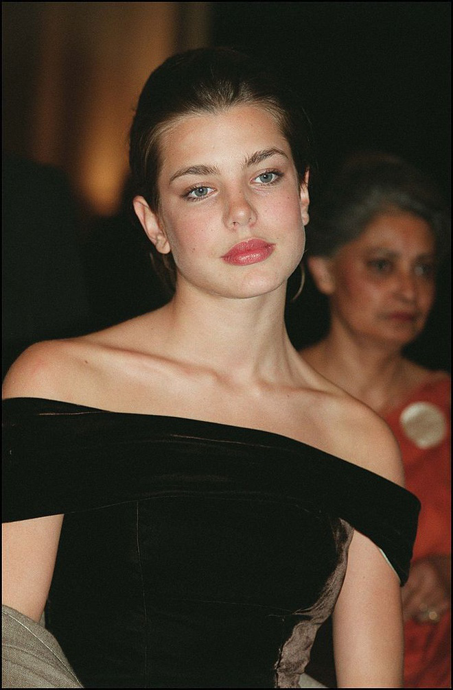 Tik turgan jinsiy olatni surati Uydagi qizlarning shaxsiy yalangoch fotosuratlari