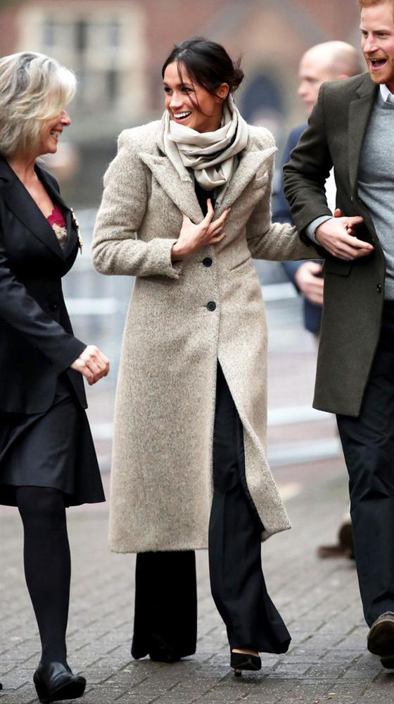 Meghan Markle hóa ra là cao thủ diện áo khoác dáng dài, xem mà học được 11 outfit để style sang như người Hoàng gia - Ảnh 7.