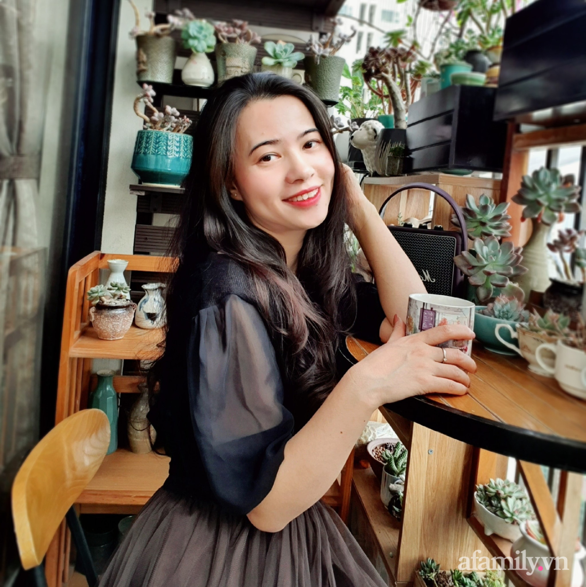 Ban công 6m² đẹp bình dị của chủ nhân dành tình yêu đặc biệt cho sen đá ở Hà Nội - Ảnh 5. Ban công 6m² đẹp bình dị của chủ nhân dành tình yêu đặc biệt cho sen đá ở Hà Nội - Ảnh 5.