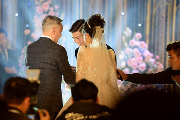5 điểm ấn tượng trong đám cưới cầu thủ Duy Mạnh và hotgirl Quỳnh Anh - Ảnh 5.