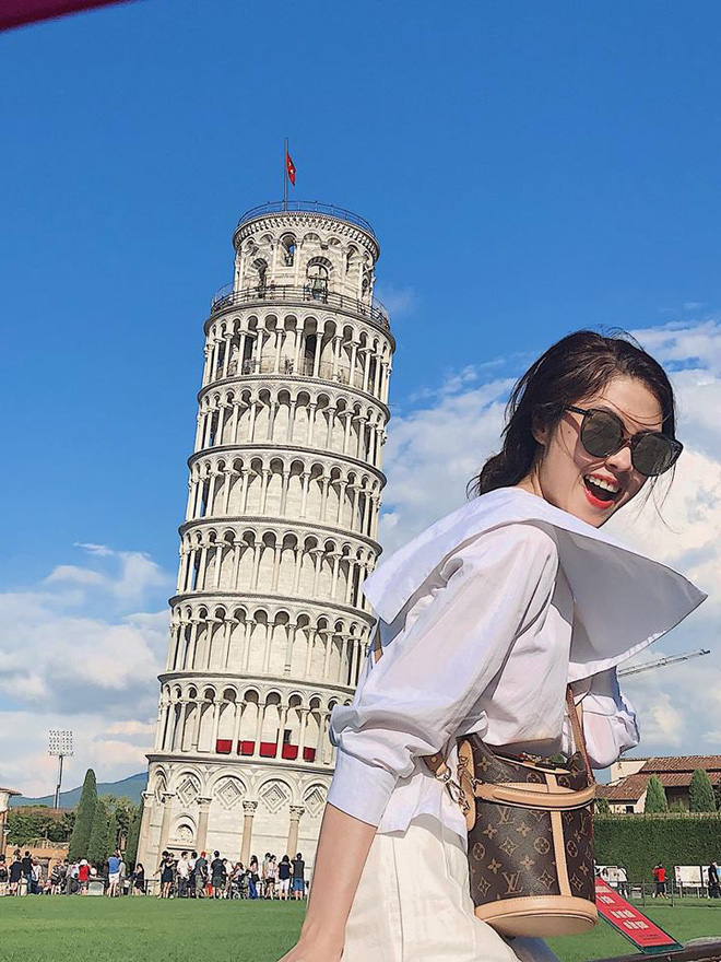 Đời tư ít biết của siêu mẫu hơn 6 tuổi mà Song Luân vừa công khai là bạn gái - Ảnh 5. Đời tư ít biết của siêu mẫu hơn 6 tuổi mà Song Luân vừa công khai là bạn gái - Ảnh 5.