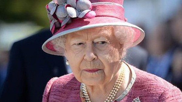 Nỗi buồn của Nữ hoàng Anh: Đầu năm hết cháu trai bỏ nhà theo vợ đến con của em gái tuyên bố ly dị sau 26 năm hôn nhân - Ảnh 2.