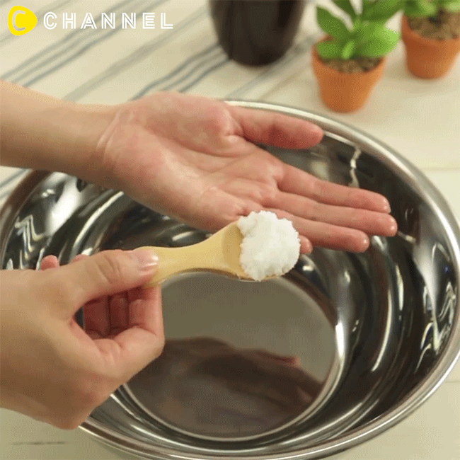Trộn thịt làm nem xong tay rửa xà bông cũng không sạch mùi, hãy dùng mẹo này để tay thơm tho trở lại - Ảnh 3.