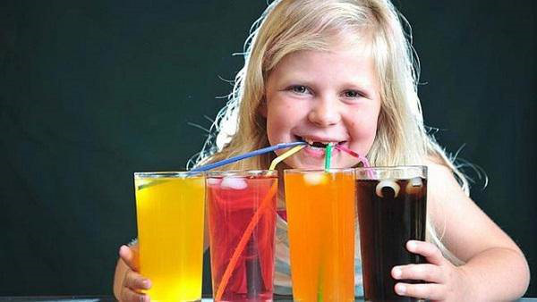 Điểm danh 4 thực phẩm có thể gây ung thư cho trẻ, 3 thứ hầu hết các bé đều nghiện - Ảnh 2.