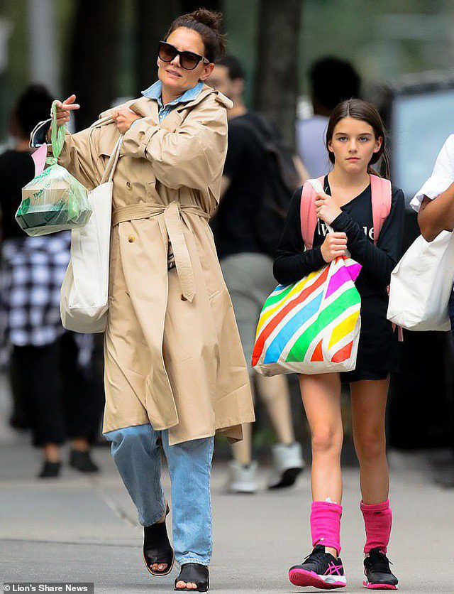 Con gái Tom Cruise lớn phổng phao, ra dáng thiếu nữ xinh đẹp ở tuổi 14 - Ảnh 6.