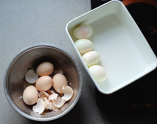 Nhuộm hồng cho trứng bằng màu từ loại củ quen thuộc để bữa ăn thêm lãng mạn - Ảnh 10.