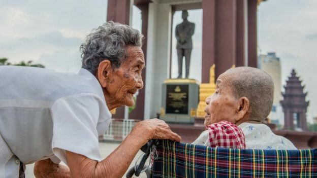 Chuyện lạ khó tin: Cụ bà 98 tuổi đoàn tụ chị gái sau 47 năm xa cách  - Ảnh 2.
