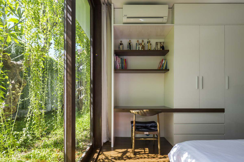 Ngôi nhà 1 tầng mát mẻ quanh năm nhờ cây xanh phủ khắp lối - Ảnh 11. Ngôi nhà 1 tầng mát mẻ quanh năm nhờ cây xanh phủ khắp lối - Ảnh 11.