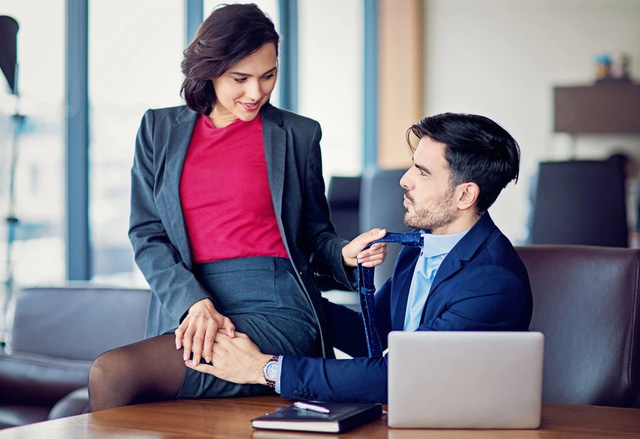  Nghĩ vợ ngoại tình, tôi cặp với gái trẻ ở cơ quan  - Ảnh 1.