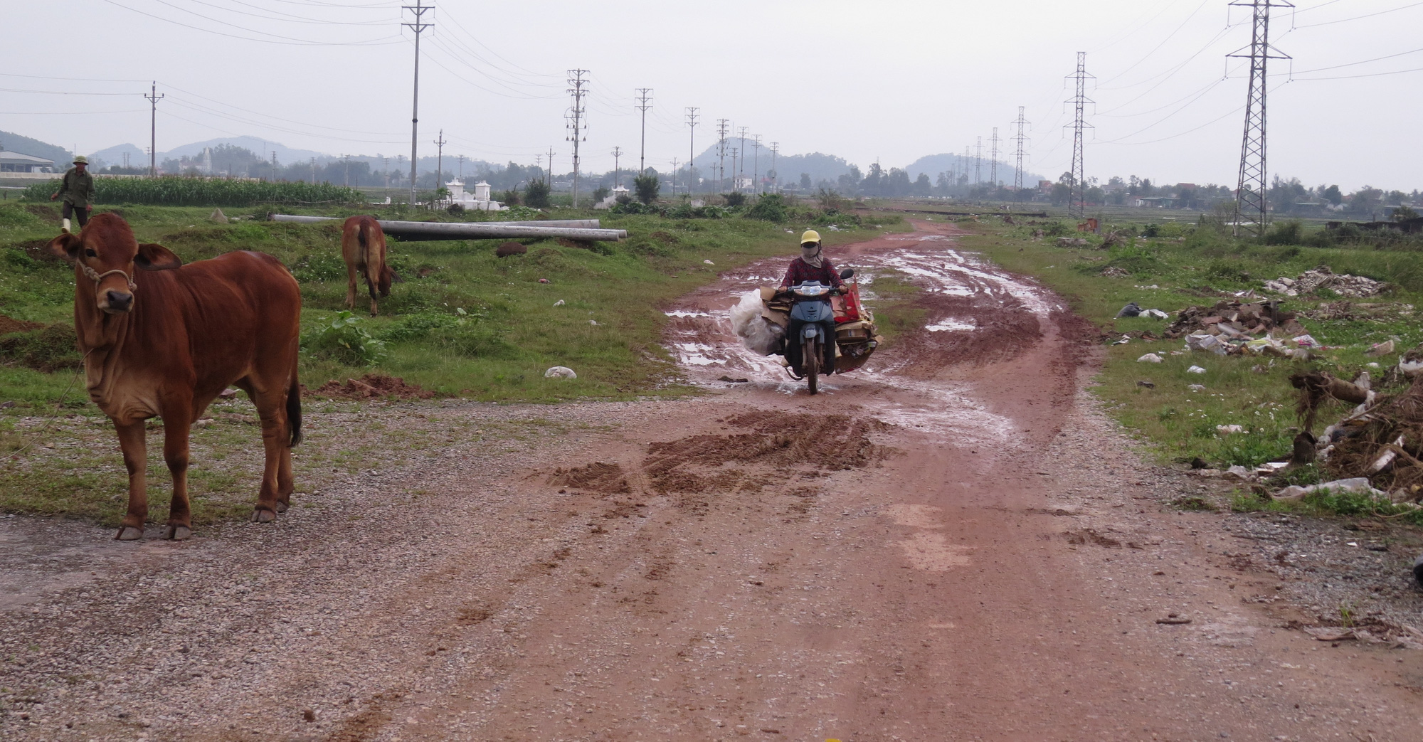 Huyện Nghi Lộc, Nghệ An: Dân khổ vì đường trăm tỉ dở dang - Ảnh 1. Huyện Nghi Lộc, Nghệ An: Dân khổ vì đường trăm tỉ dở dang - Ảnh 1.