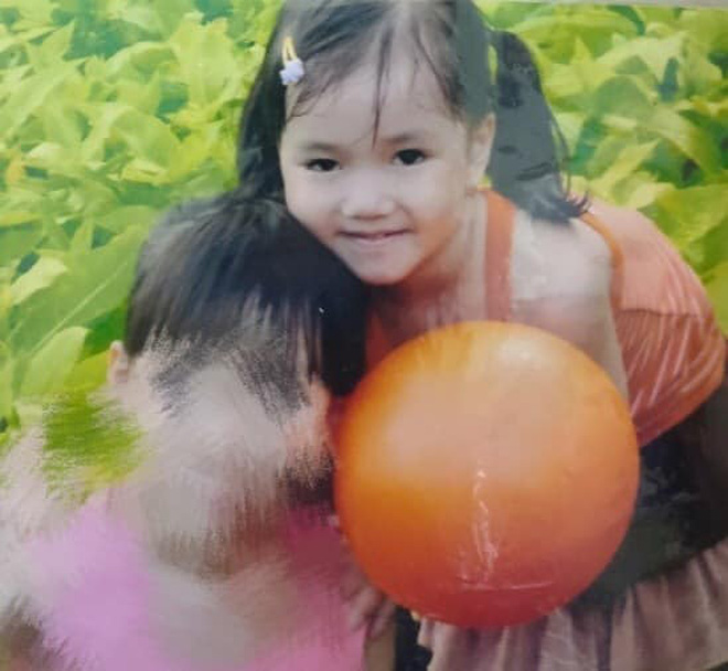 Nữ sinh Sài Gòn 15 tuổi khoe ảnh dậy thì thành công bị dân tình nghi ngờ lạm dụng photoshop quá đà lên tiếng thanh minh - Ảnh 1. Nữ sinh Sài Gòn 15 tuổi khoe ảnh dậy thì thành công bị dân tình nghi ngờ lạm dụng photoshop quá đà lên tiếng thanh minh - Ảnh 1.