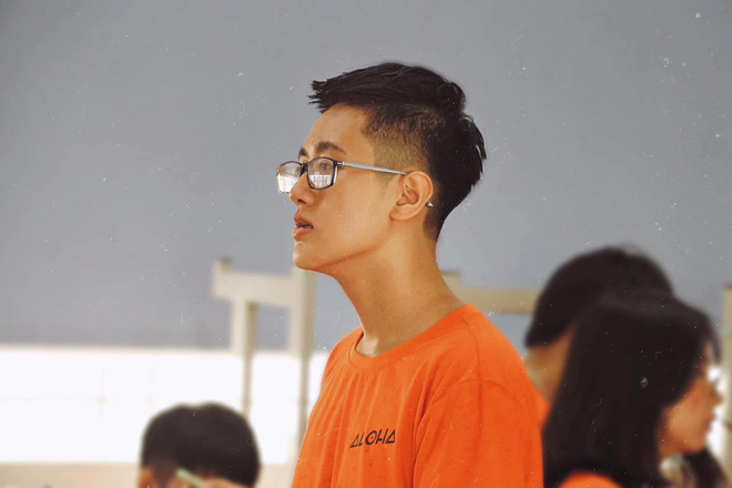 Thí sinh Olympia nhảy dẻo hơn cả con gái trên sóng truyền hình: Ngoài đời cực điển trai, fan cứng của Kpop 10 năm! - Ảnh 4. Thí sinh Olympia nhảy dẻo hơn cả con gái trên sóng truyền hình: Ngoài đời cực điển trai, fan cứng của Kpop 10 năm! - Ảnh 4.