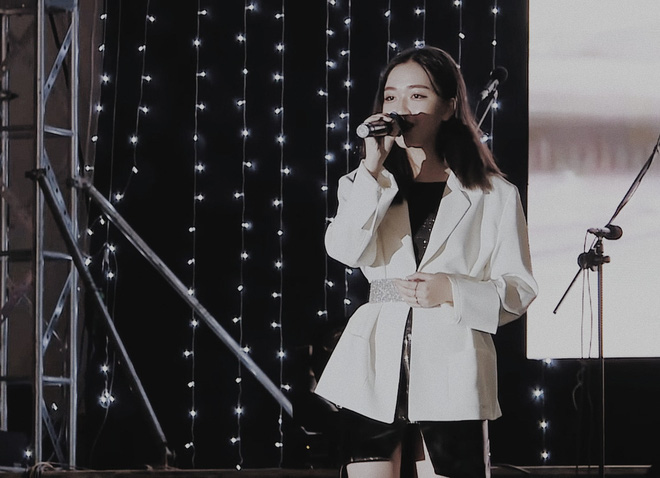 Nữ sinh Sài Gòn 15 tuổi khoe ảnh dậy thì thành công bị dân tình nghi ngờ lạm dụng photoshop quá đà lên tiếng thanh minh - Ảnh 5. Nữ sinh Sài Gòn 15 tuổi khoe ảnh dậy thì thành công bị dân tình nghi ngờ lạm dụng photoshop quá đà lên tiếng thanh minh - Ảnh 5.